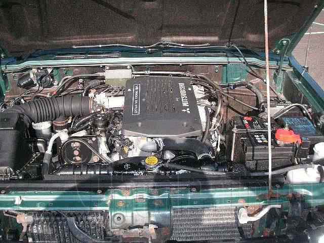 Engine Picture - Model 1 - MITSUBISHI SHOGUN 3500 cc 94-97  V6 24 VALVE  DOHC EFI    4X4 3 DOOR (SWB)